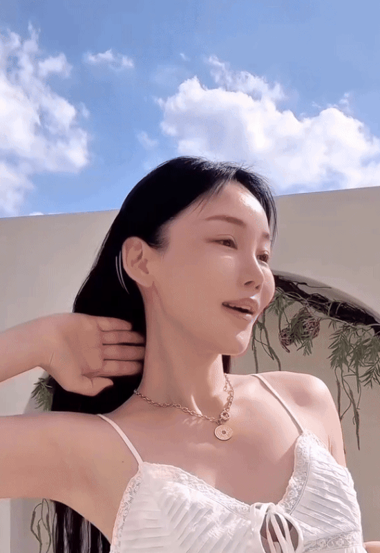 Elegant Headband for Back Neck