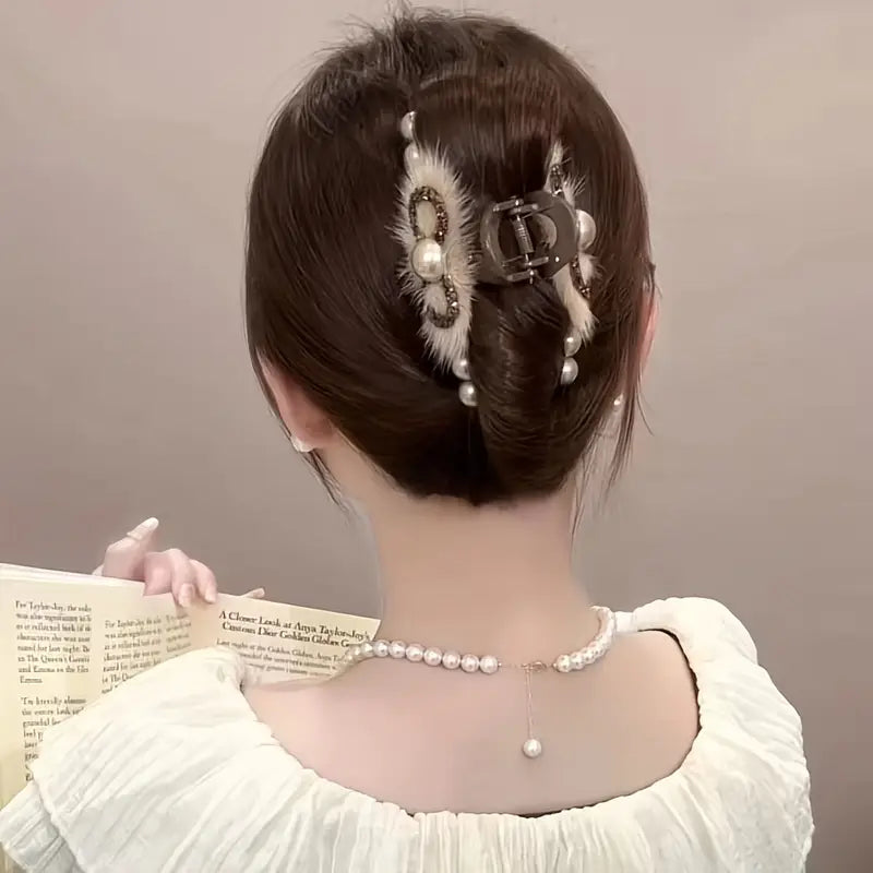 Luxury Pearl & Crystal Hair Claw Fur Clip
