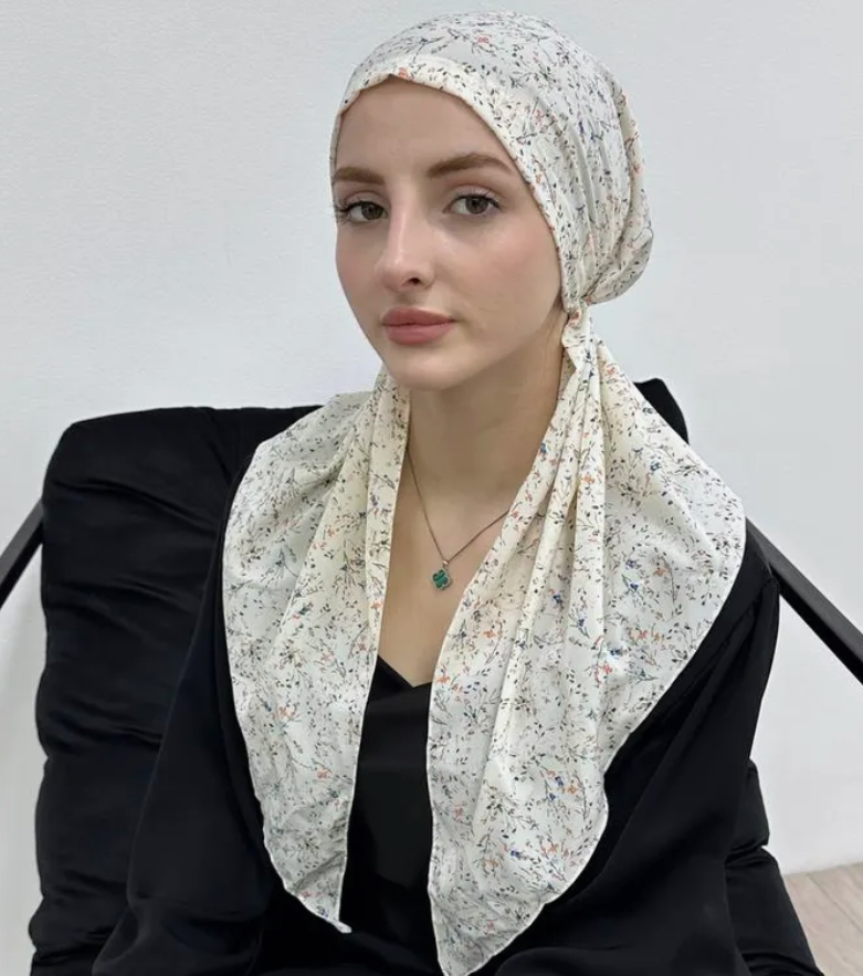 Non-Slip Headscarf With An Elastic Band