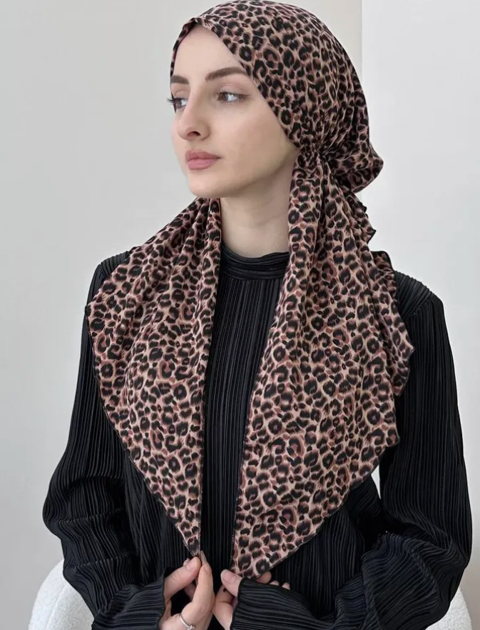 Non-Slip Headscarf With An Elastic Band