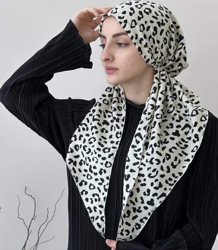 Non-Slip Headscarf With An Elastic Band