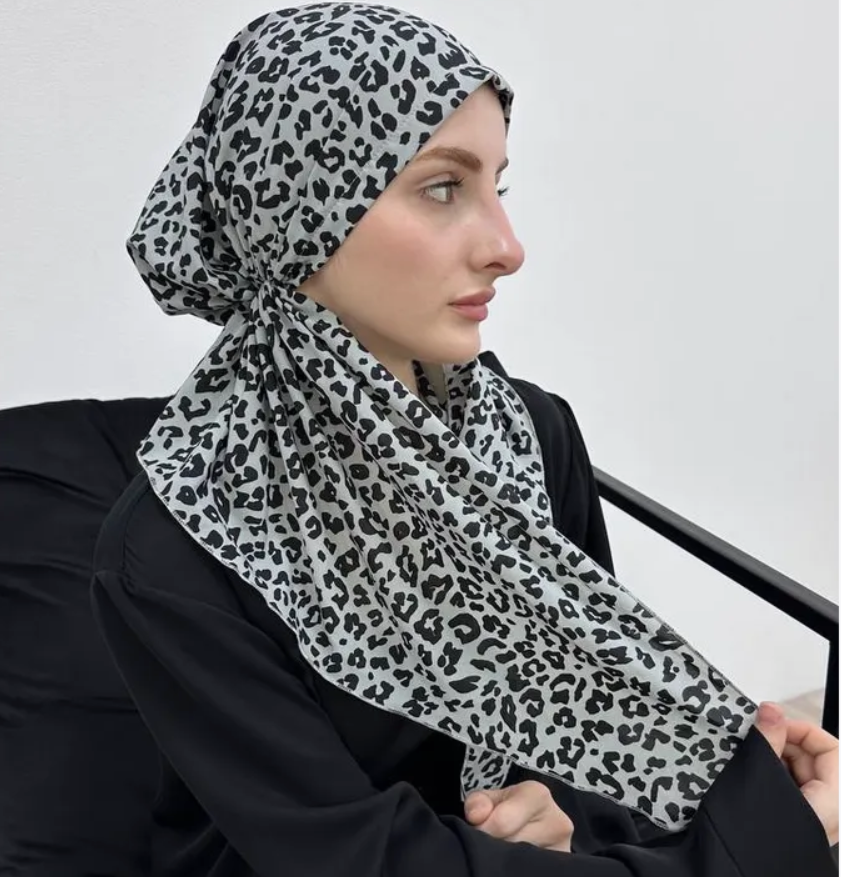 Non-Slip Headscarf With An Elastic Band
