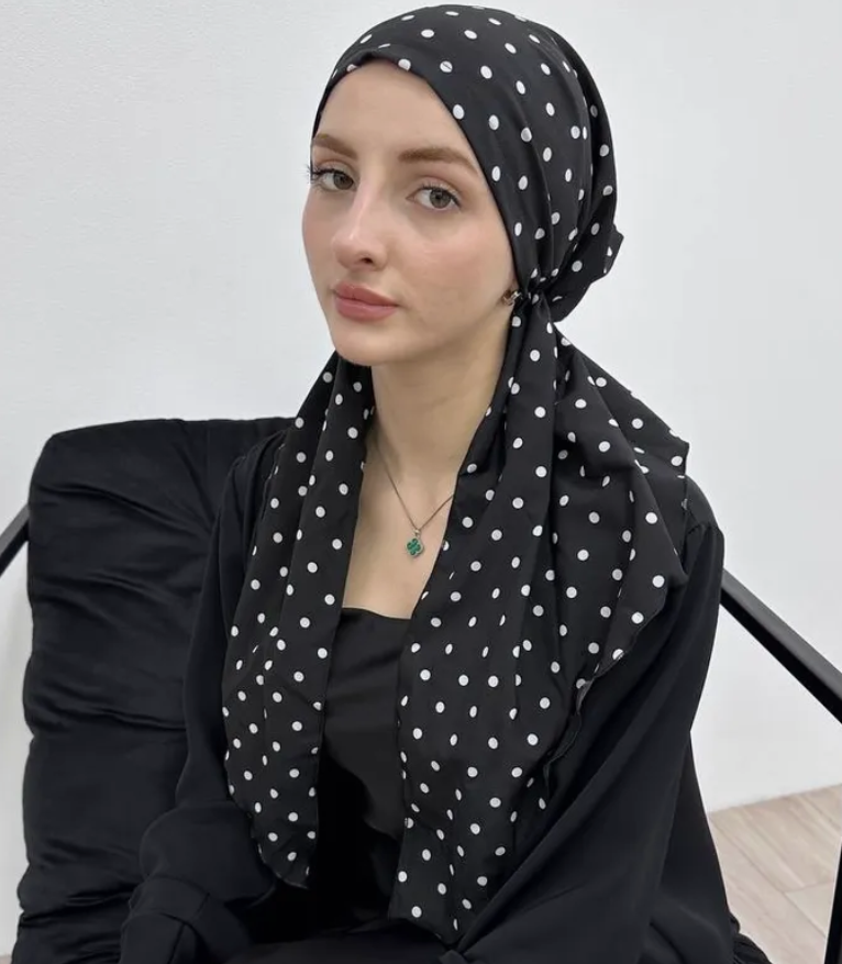 Non-Slip Headscarf With An Elastic Band