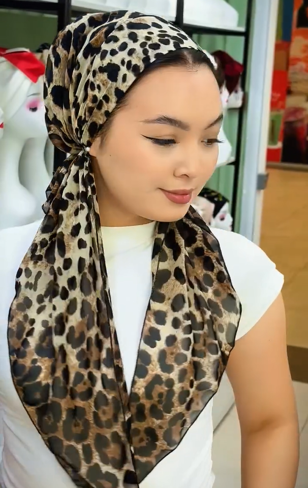 Non-Slip Headscarf With An Elastic Band
