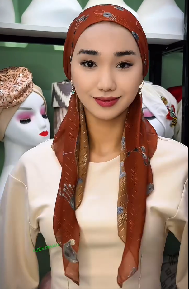 Non-Slip Headscarf With An Elastic Band