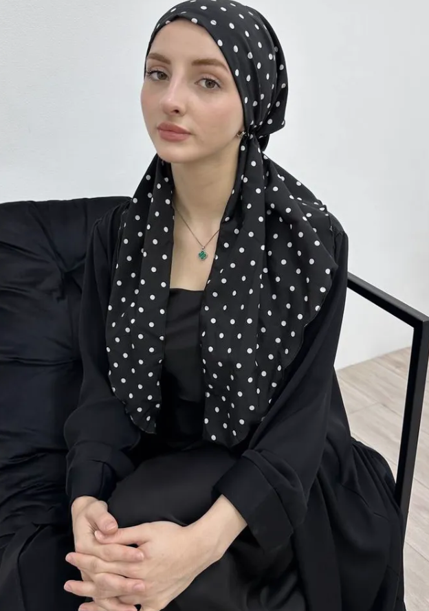Dotted Pre-Tied Scarf With Elastic