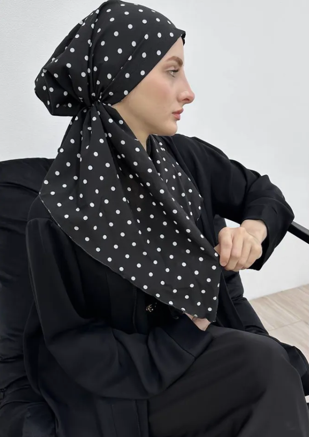 Dotted Pre-Tied Scarf With Elastic