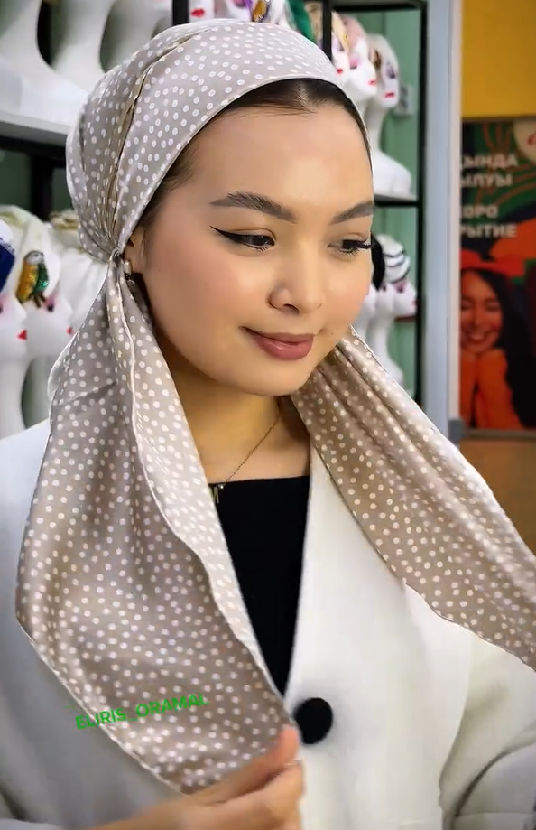 Dotted Pre-Tied Scarf With Elastic