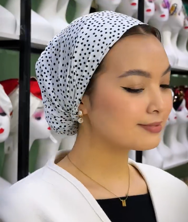 Dotted Pre-Tied Scarf With Elastic