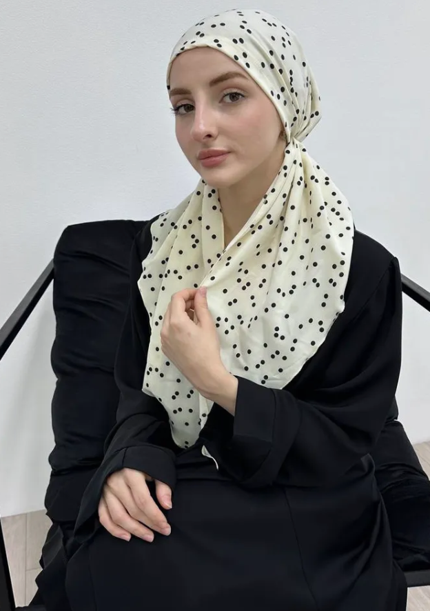 Dotted Pre-Tied Scarf With Elastic