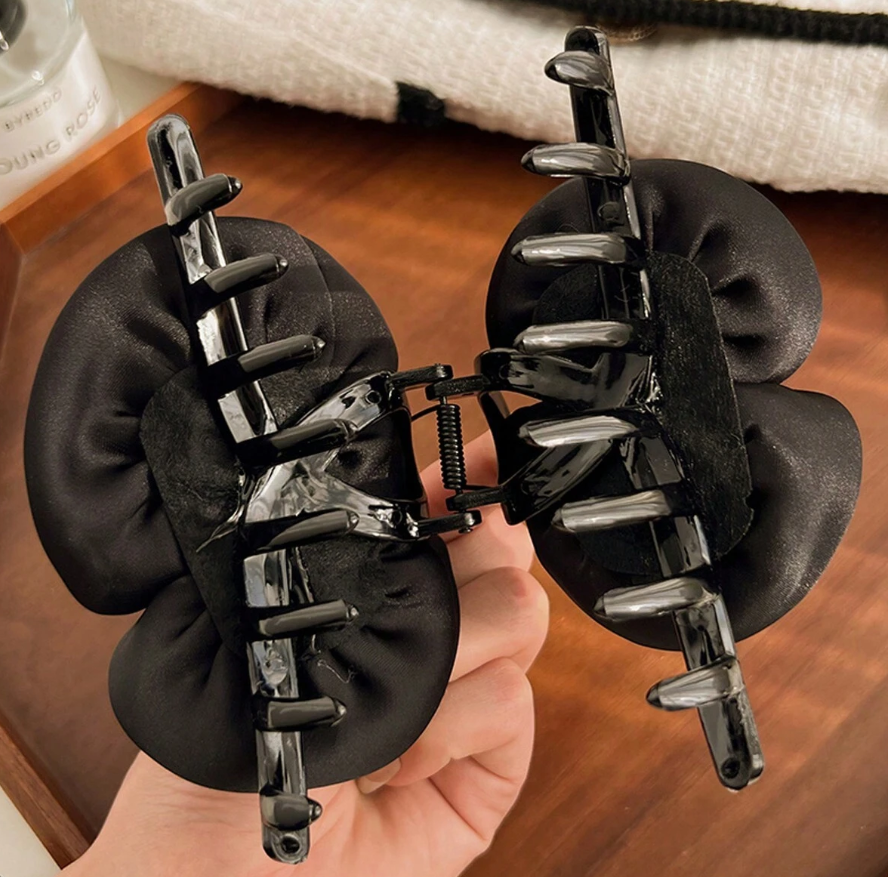 Elegant Black Rose Flower Claw Clip