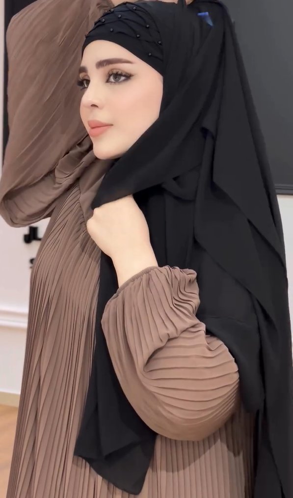 Ready-Made Belted Hijab Stole With Plated Pearls