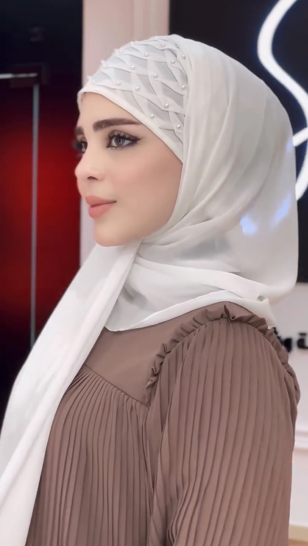 Ready-Made Belted Hijab Stole With Plated Pearls