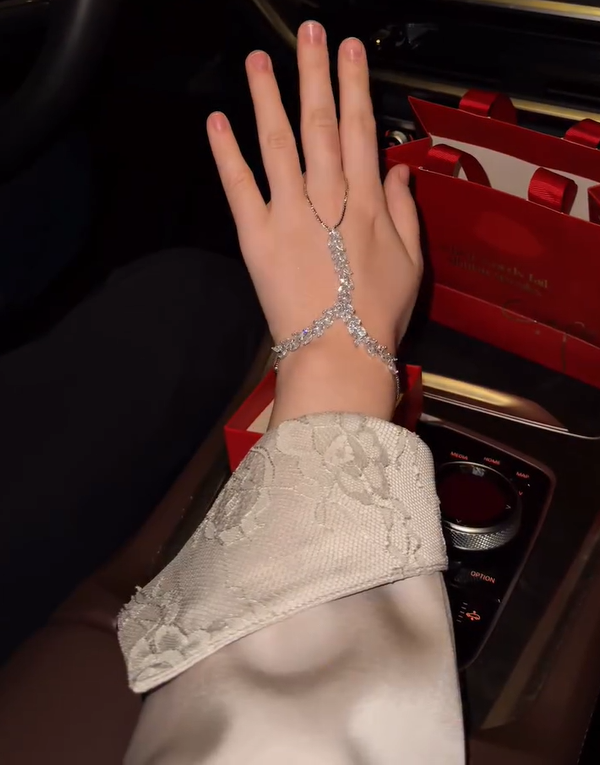 Radiant Grace Hand Chain Bracelet & Ring