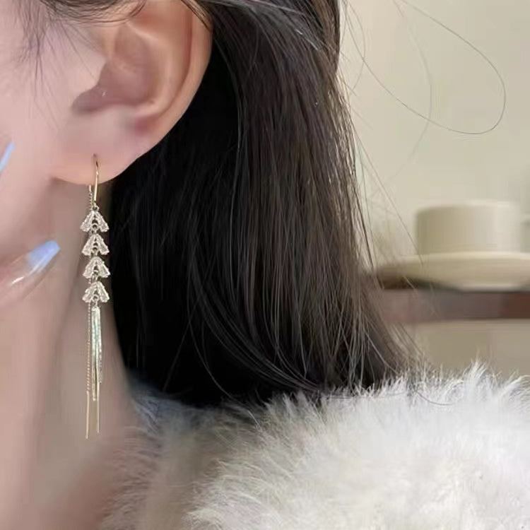 Elegant Dangle Sparkling Tassel Earrings