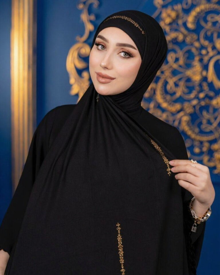 Ready-Made Stoler Hijab With Sparkling Rhinestones