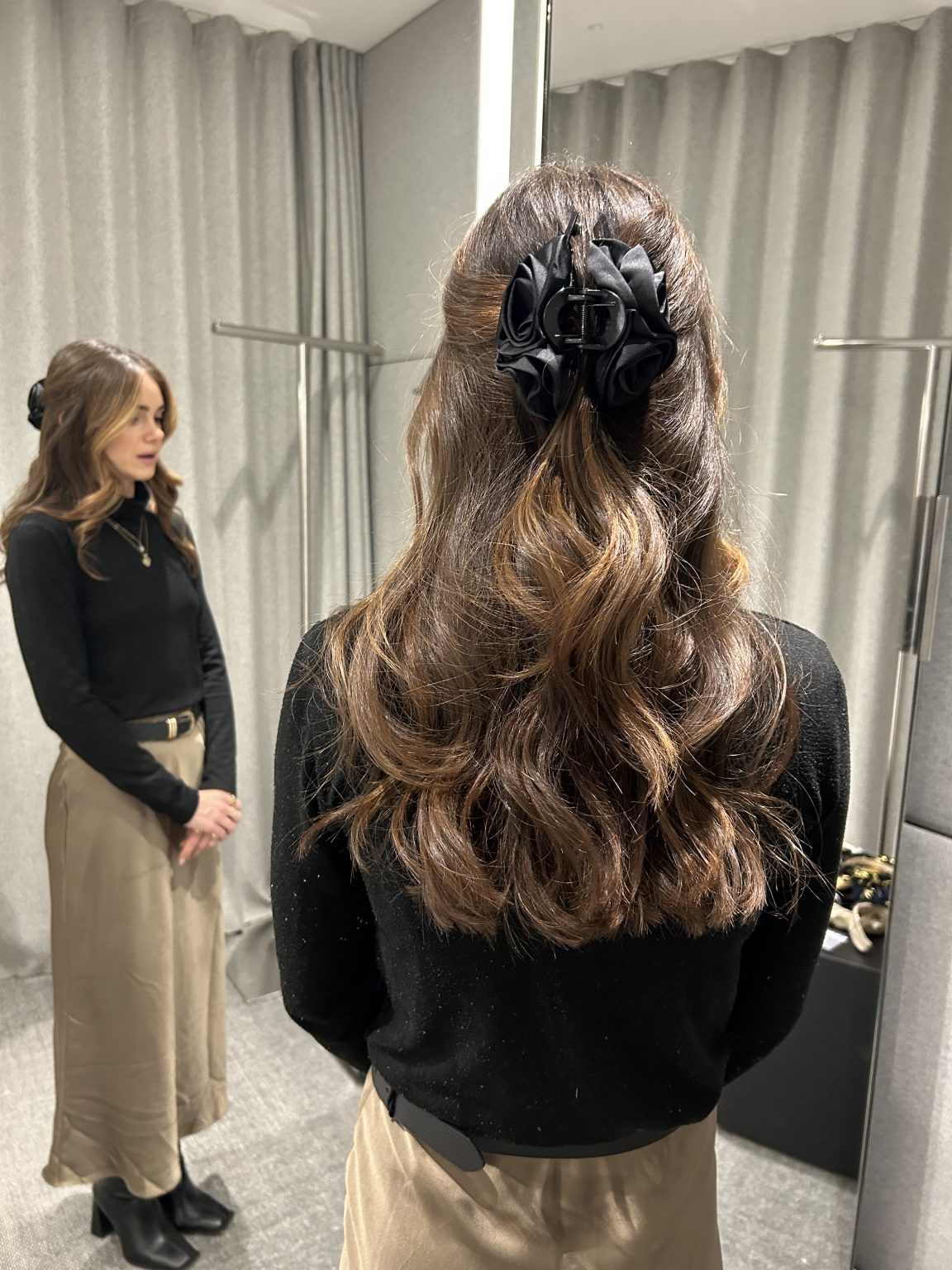 Elegant Black Rose Flower Claw Clip