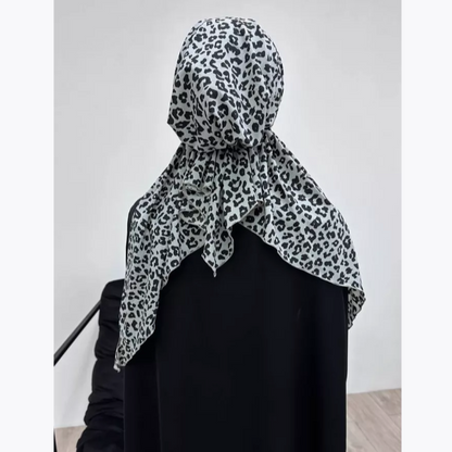 Non-Slipping Headscarf With An Elastic Band