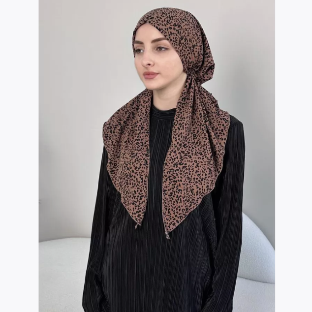 Non-Slipping Headscarf With An Elastic Band