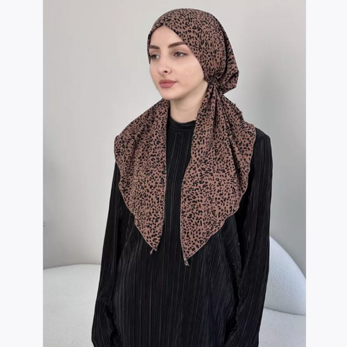 Non-Slipping Headscarf With An Elastic Band
