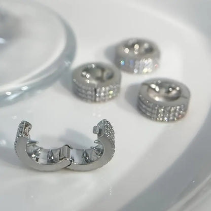 Vintage-Inspired Round Rhinestone Hair Clip