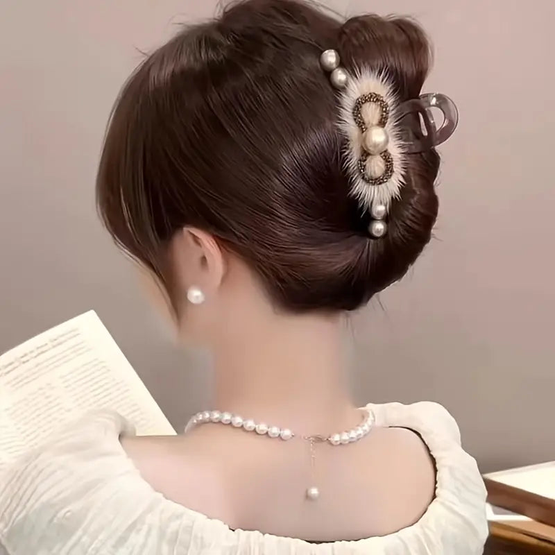 Luxury Pearl & Crystal Hair Claw Fur Clip