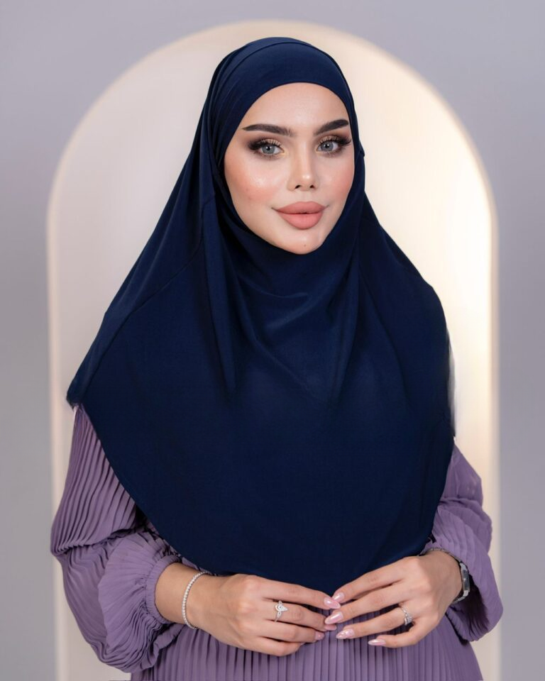 Sophisticated Lycra Scarf with Belted Finish